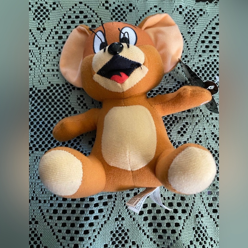 Rare style NWT Jerry Brown and Tan
Stuffed-animals from Tom and Jerry r